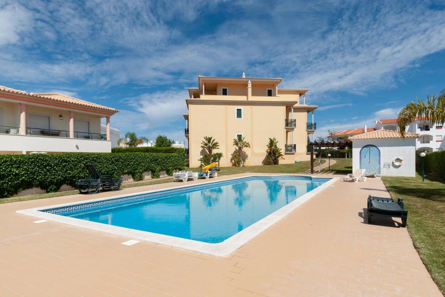 Apartament Avec Piscine