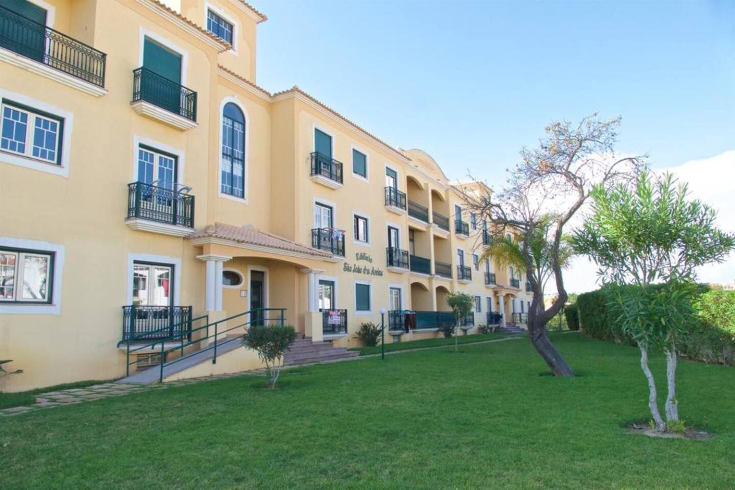 Apartament Avec Piscine